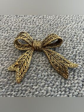 Vintage Ornate Gold Bow Brooch Pin with Polkadot Detailing